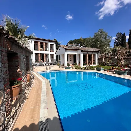 Akay Hotel 3*