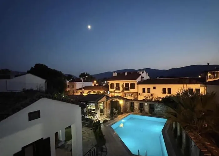 Akay Hotell 3*